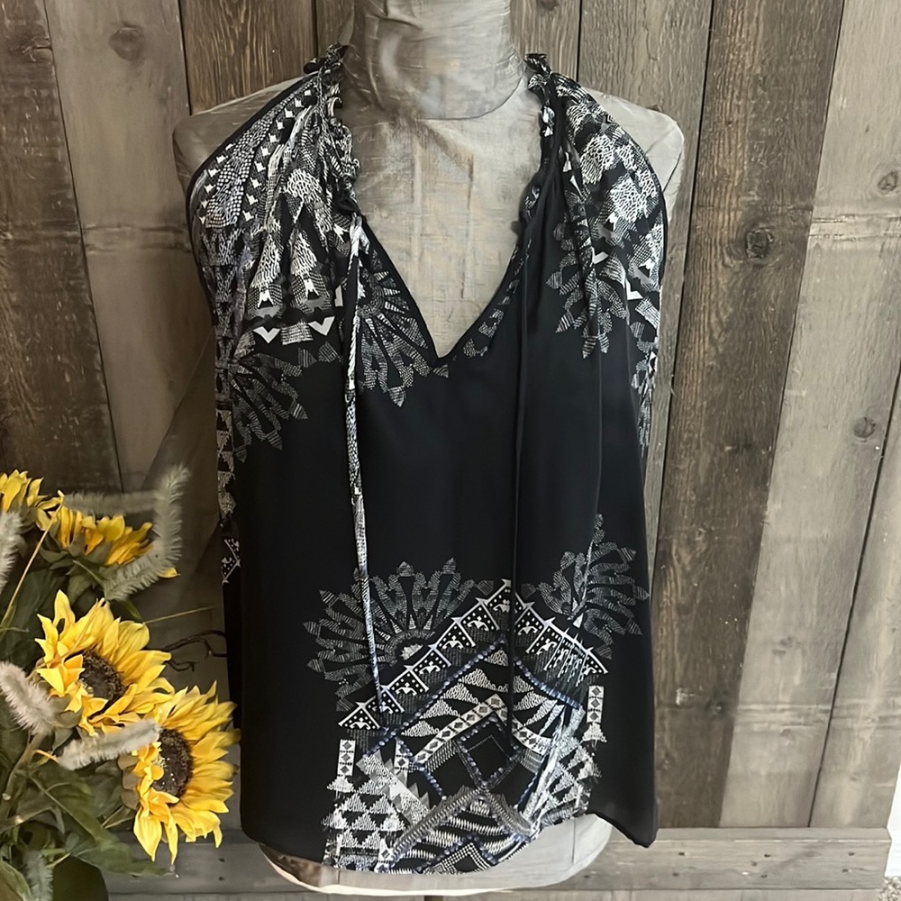 Lola & Sophie 100% Silk Flowy V Neck Sleeveless Top